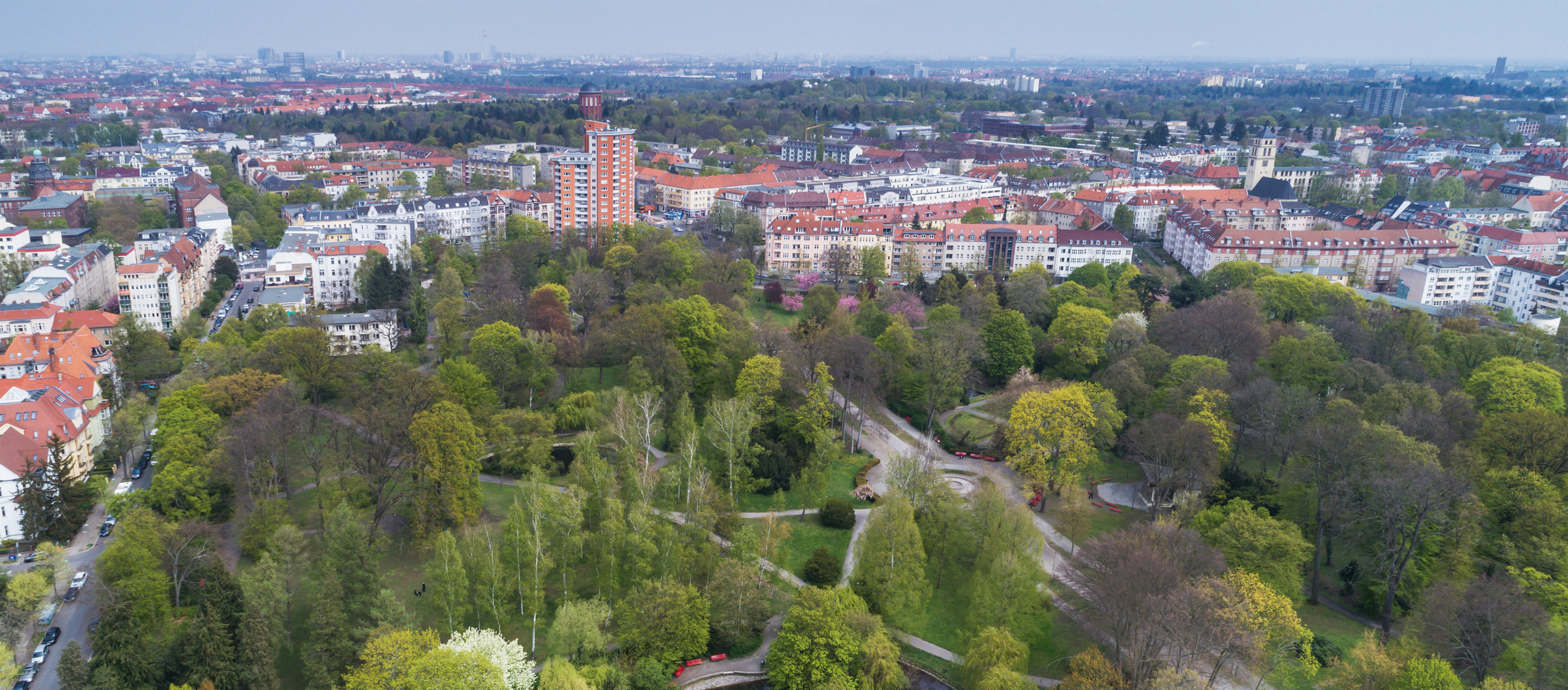 Stadtpark Steglitz Foto „Berlin Stadtpark Steglitz UAV 04-2017 img1.jpg“ von A.Savin, unter Free Art License (FAL)
